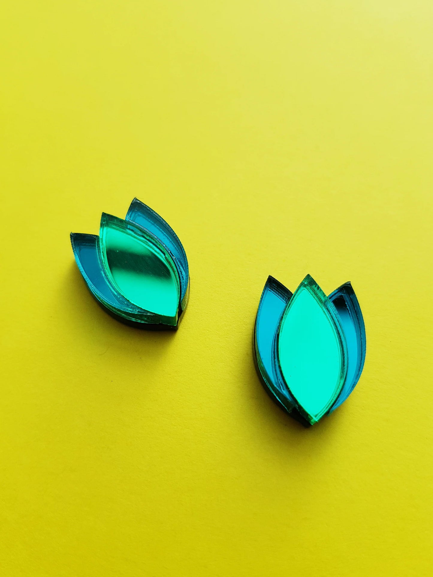 Dahlia Stud Earrings - green/teal