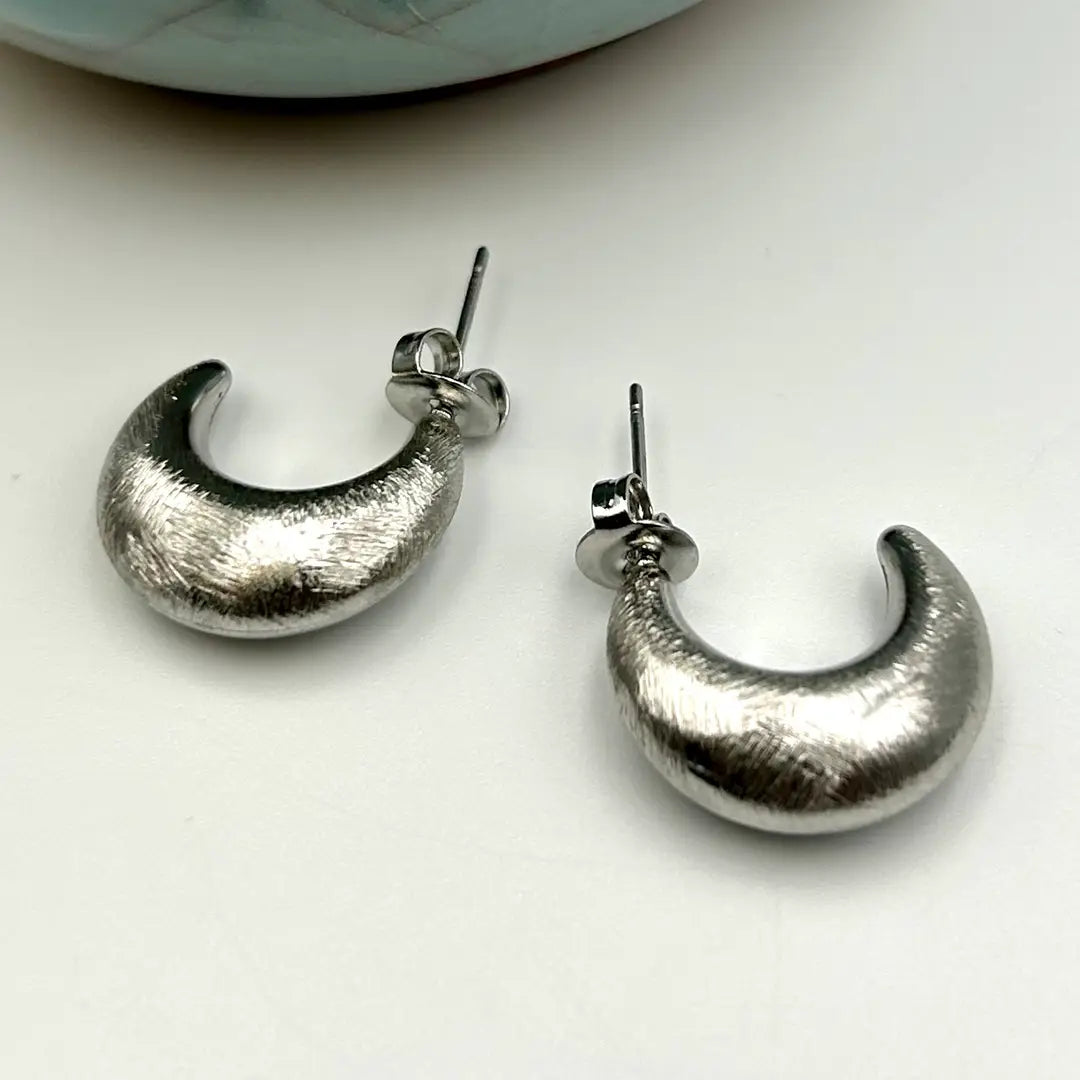 Brushed Metal Moon in Silver